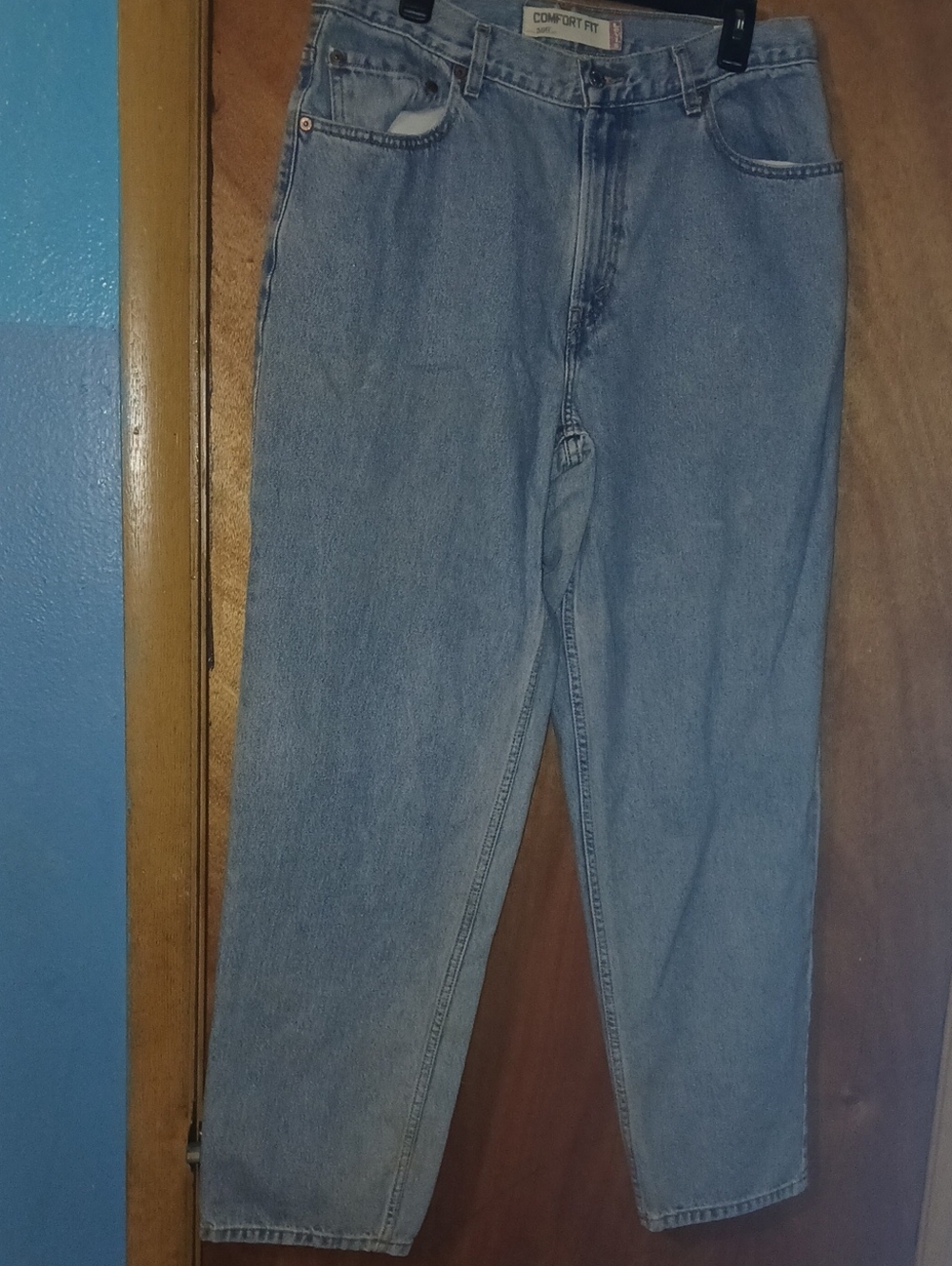 Comfort Fit Men’s Vintage Levis Light Blue Jeans Sz: 34 x 32